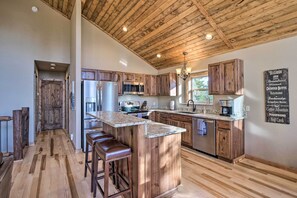 House (3 Bedrooms) | Interior