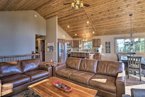 Interior - Fairplay Dream Escape: 27 Miles to Breckenridge! (Fairplay)