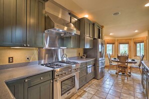 Interior - 22str-00506 Fairplay Log Cabin: 26 Mi to Breck! (Fairplay)