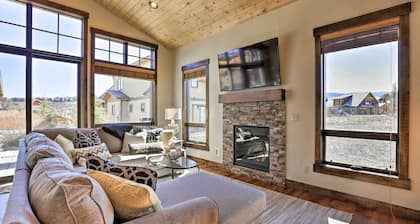 Mtn-view Fraser Home w/ Hot Tub - Near Skiing!
