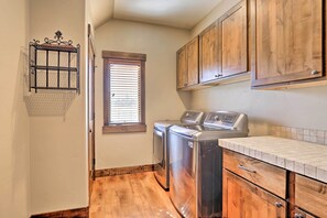 House (4 Bedrooms) | Interior - Mtn-view Fraser Home w/ Hot Tub - Near Skiing! (Fraser)