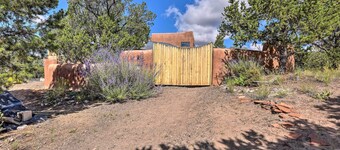 克雷斯通別緻的土坯小屋 w/ 露台 + 庭院!
