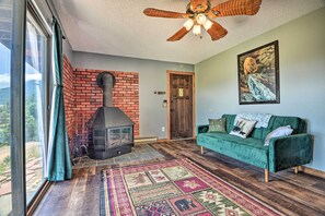 House (3 Bedrooms) | Interior