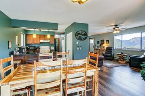 House (3 Bedrooms) | Interior - Idyllic Cabin w/ Grill & Panoramic Mtn Views! (Estes Park)