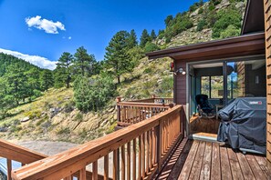 House (3 Bedrooms) | Interior - Idyllic Cabin w/ Grill & Panoramic Mtn Views! (Estes Park)