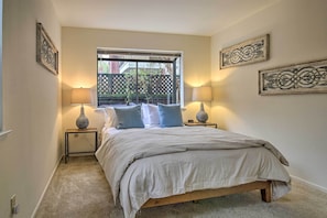 Apartment (3 Bedrooms) | Interior - Well-appointed Condo Across Street From UC Davis! (Davis)