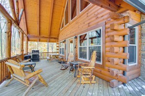 Interior - 'serenity Now' Cabin w/ Fire Pit + Game Room! (Logan)
