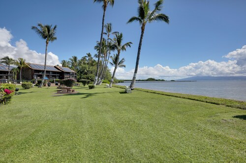 Breezy Kaunakakai Retreat w/ Community Pool!