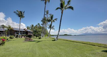 Breezy Kaunakakai Retreat w/ Community Pool!