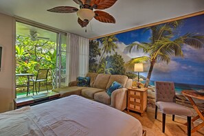 Apartment (0 Bedroom) | Interior - Kailua Studio w/ Pool Access & Garden Views! (Kailua-Kona)