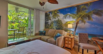 Kailua Studio w/ Pool Access & Garden Views!