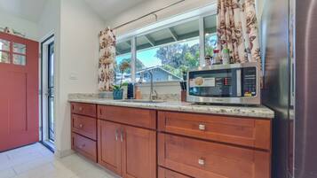 Apartment (0 Bedroom) | Interior