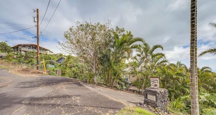 Cozy Kona Coast Apt w/ Lanai ~ 8 Miles to Beach!