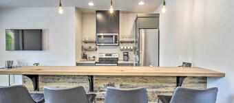 Elkhart Lake Townhome - 3 Mi to Road America!