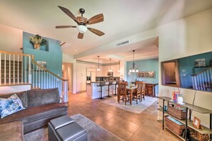 Apartment (2 Bedrooms) | Interior - Kona Coast Condo w/ Lanai & Outdoor Kitchen! (Kamuela)