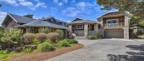 Rumah (6 Bedrooms) | Bagian depan properti