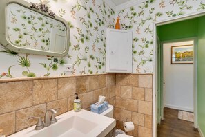 House (1 Bedroom) | Interior - West Palm Beach Home w/ Fenced-in Yard & Deck! (West Palm Beach)