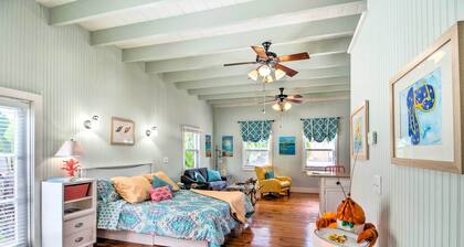 Zen Studio w/ Pool & Tropical Bar by Atlantic Ave