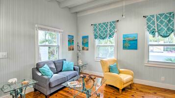 Apartment (0 Bedroom) | Interior