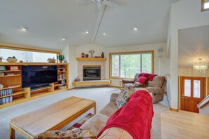 House (4 Bedrooms) | Interior - Sunriver Getaway w/ Sharc Waterpark Passes! (Bend)