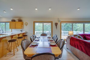 Interior - Sunriver Getaway w/ Sharc Waterpark Passes! (Bend)