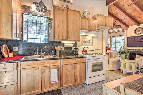 House (2 Bedrooms) | Interior