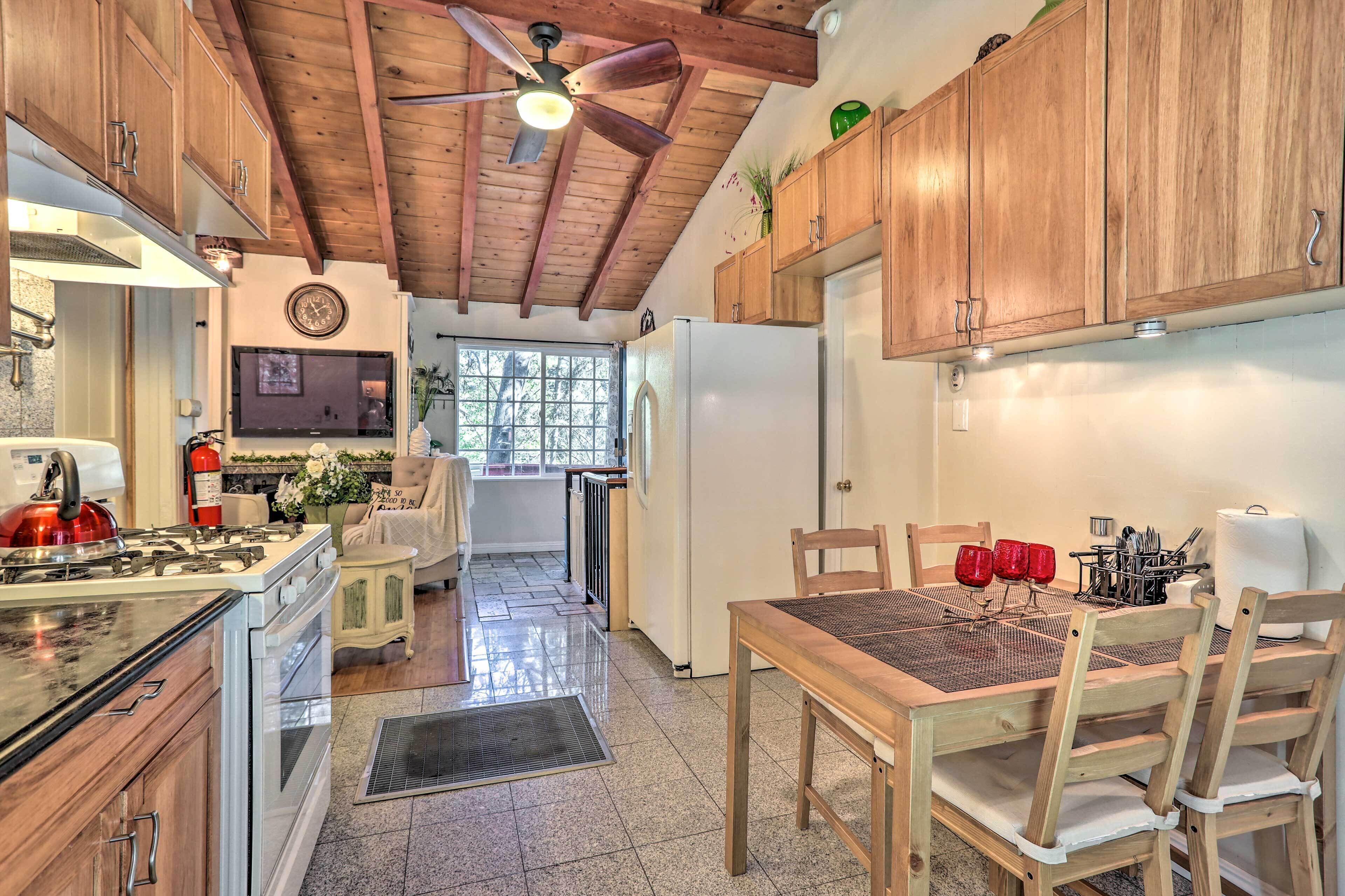 House (2 Bedrooms) | Interior