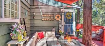 1 Mi to Lake Gregory: Boho Crestline Cabin