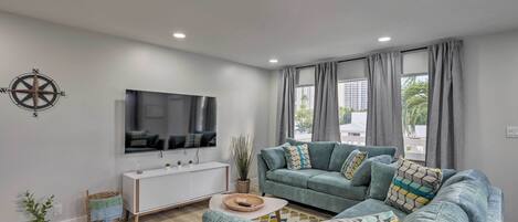 Apartment (2 Bedrooms) | Front of property