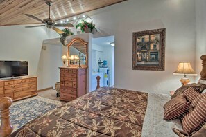 Apartment (1 Bedroom) | Interior - 1 Mi to PGA Golf: Retreat w/ Pool in Palm Beach (Palm Beach Gardens)