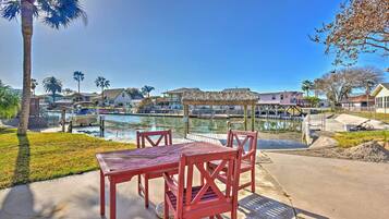 House (4 Bedrooms) | Front of property