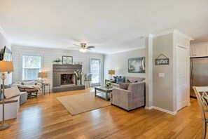 House (3 Bedrooms) | Interior - Modern 'southern Comforts' Home Near Charleston (Mount Pleasant)