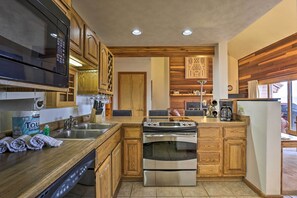 Apartment (3 Bedrooms) | Interior - Resort Perks & Trail Access: Silverthorne Condo! (Silverthorne)