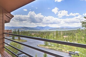 Interior - Resort Perks & Trail Access: Silverthorne Condo! (Silverthorne)