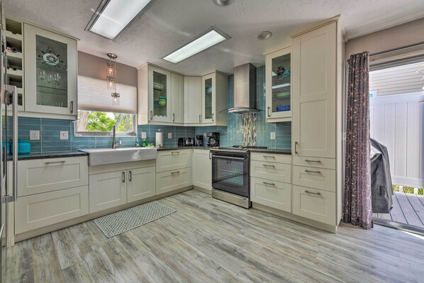 House (2 Bedrooms) | Interior - Canal-front Gem w/ Pool & Hot Tub in Anna Maria (Anna Maria)