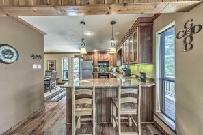 Interior - Tranquil Ruidoso Cabin w/ Private Hot Tub! (Ruidoso)