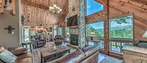 House (4 Bedrooms) | Front of property