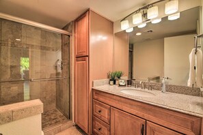 Apartment (2 Bedrooms) | Interior - Updated Palm Desert Escape w/ Resort Amenities! (Palm Desert)