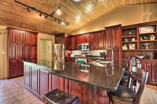 Cabin w/ Fire Pit & Movie Room, 1 Mi to Lake