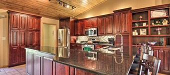 Cabin w/ Fire Pit & Movie Room, 1 Mi to Lake