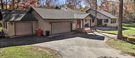 House (4 Bedrooms) | Front of property