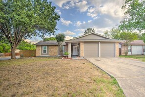 Interior - Pet-friendly San Antonio Gem Near Nature Preserve! (San Antonio)