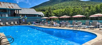 Village of Loon Mtn Condo w/ Fireplace & Balcony!