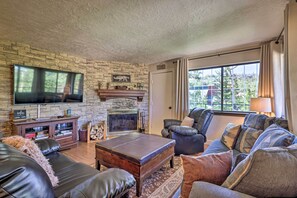 Apartment (2 Bedrooms) | Interior - Slopeside Condo With Hot Tub + Game Room Access! (Brian Head)