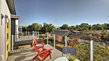 Apartment (2 Bedrooms) | Outdoor dining