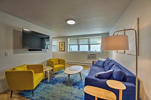 Central & Contemporary NJ Condo: Steps to Shore!
