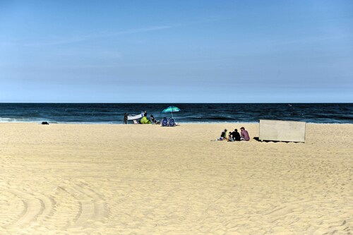 Central & Contemporary NJ Condo: Steps to Shore!