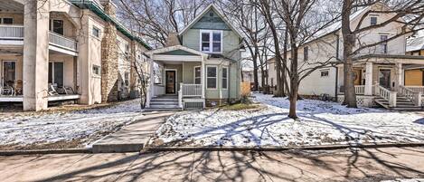 House (3 Bedrooms) | Interior