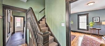 Newly Renovated Home Close to Dtwn Lawrence!