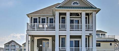 House (5 Bedrooms) | Front of property